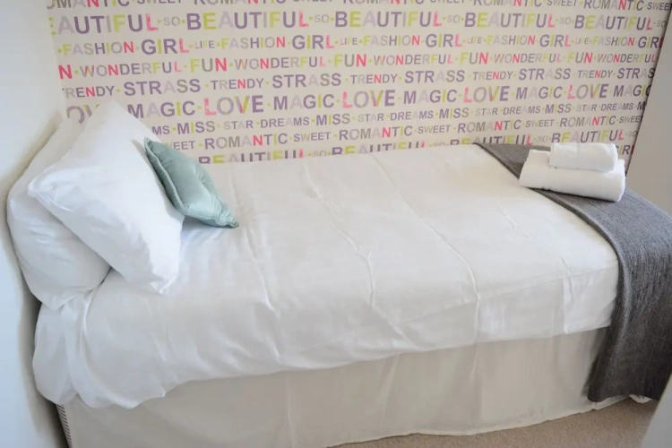 3 Bedrooms Executive Cottage