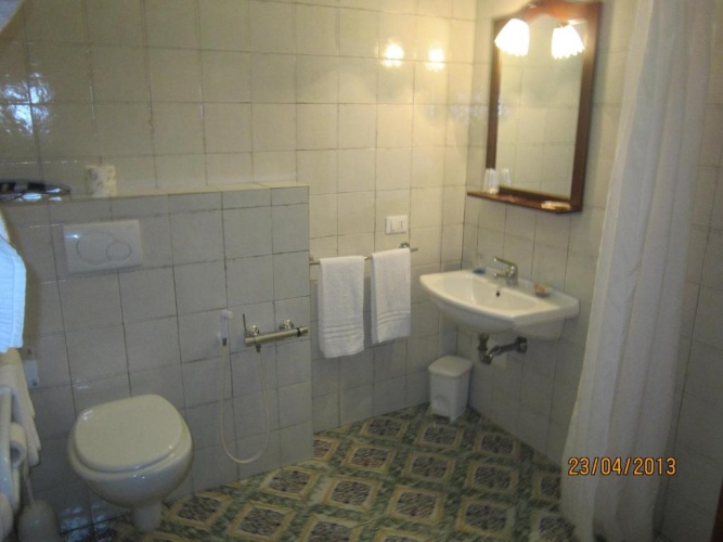 Standard Triple room