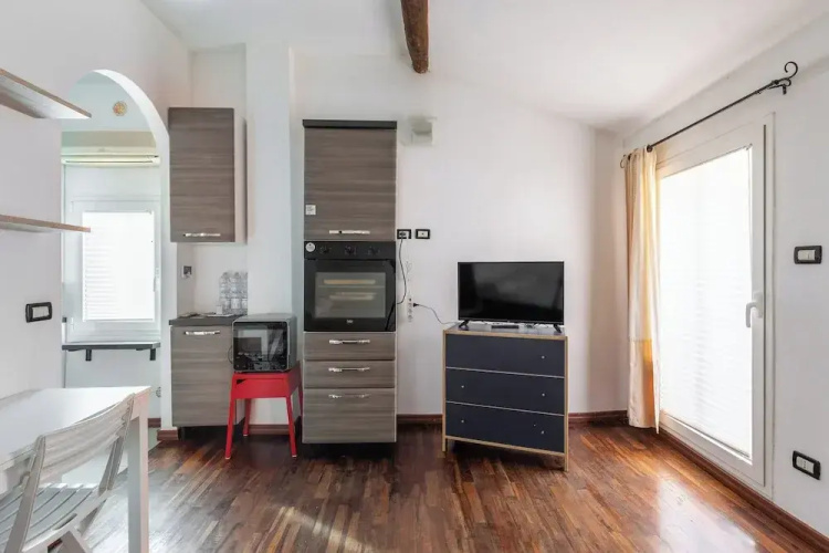 Studio Malcontenti con terrazzo