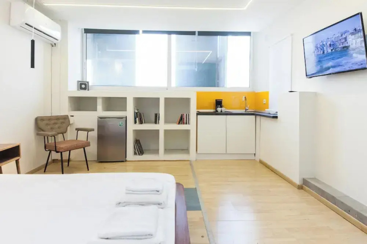 Minimalist Modern Nea Kifisia Studio