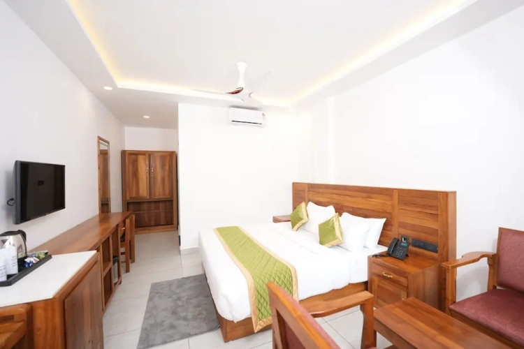 Standard Double room with balcony and with courtyard view