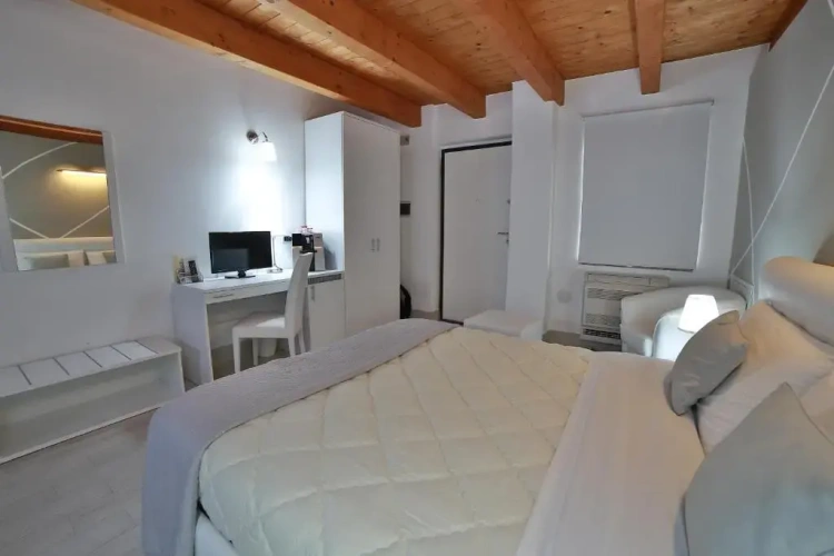 Standard Double room with view