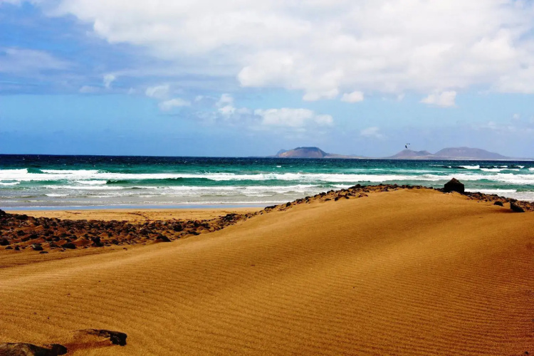 Studio Famara First Line