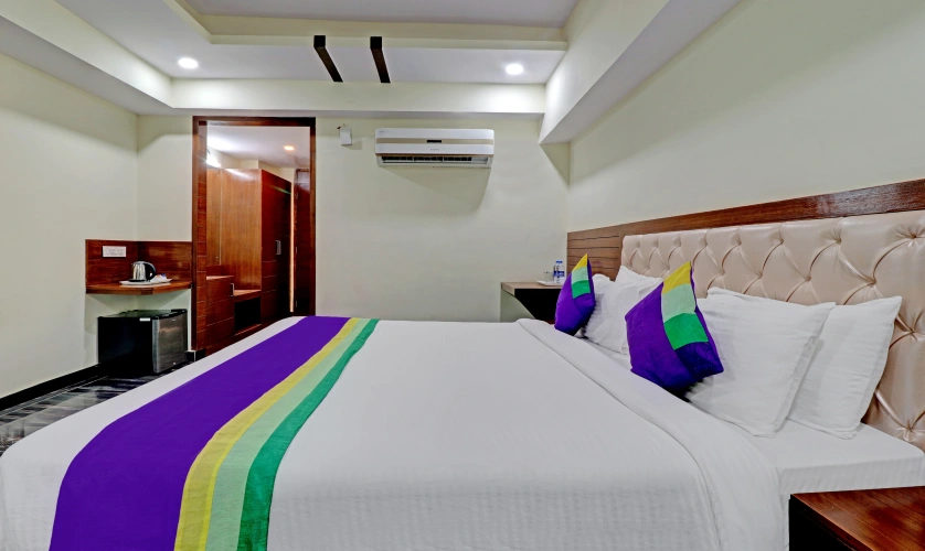 Standard Double room with city view