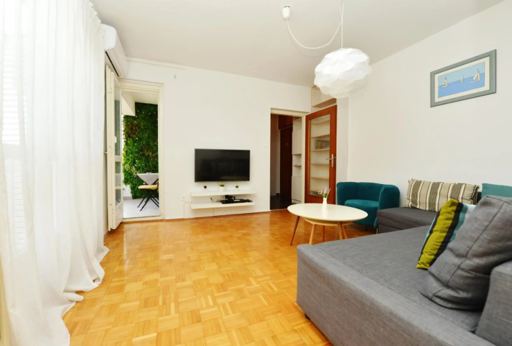 Apartment Ema
