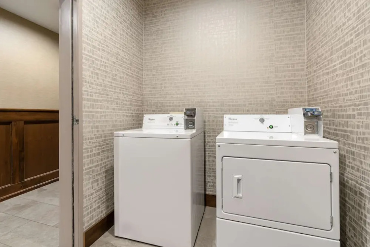 Holiday Inn Express And Suites Bend