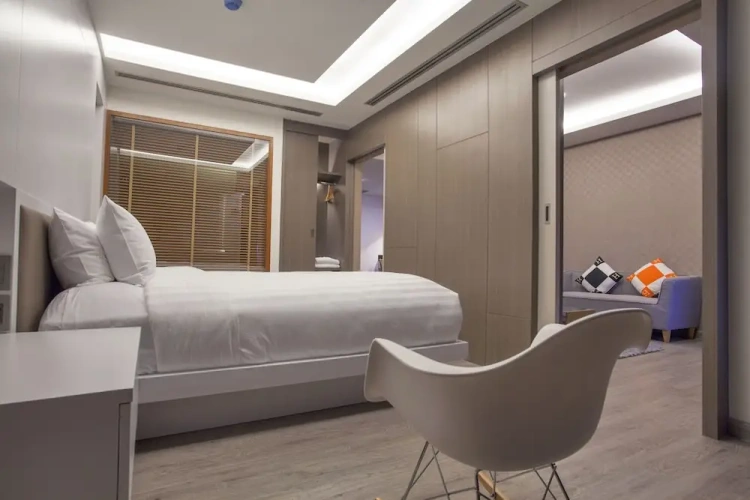 Suite with balcony and with view