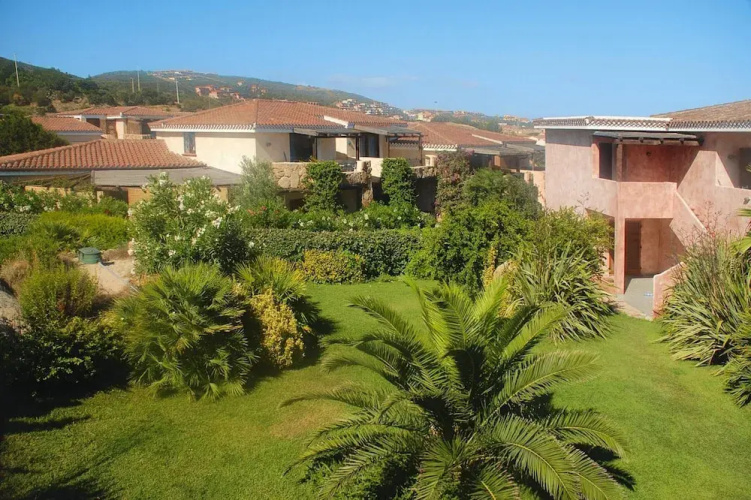 Residence With Shared Pool in Palau