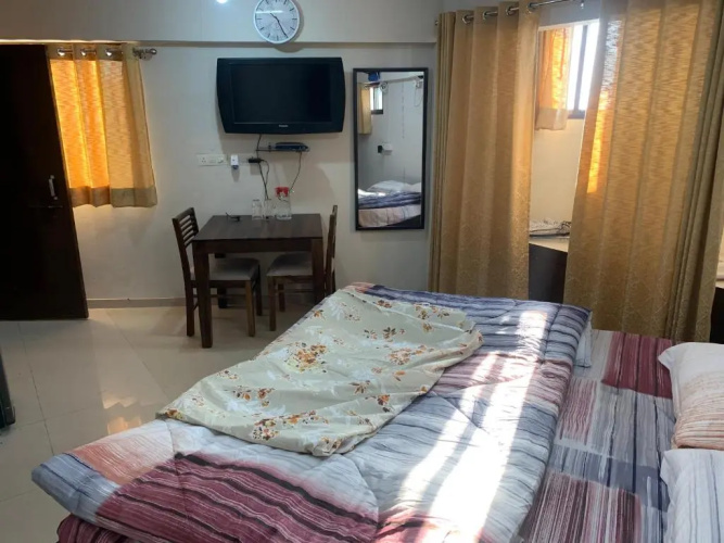 Kamil’s Studio Apartment