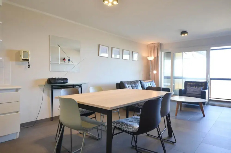 Apartment in Oostduinkerke With Sea View