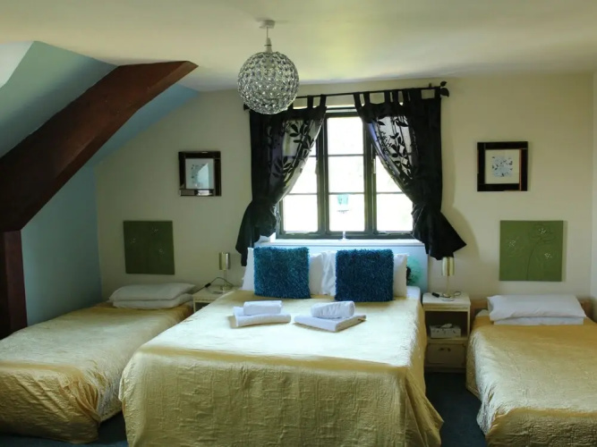 Crown Lodge Bed & Breakfast