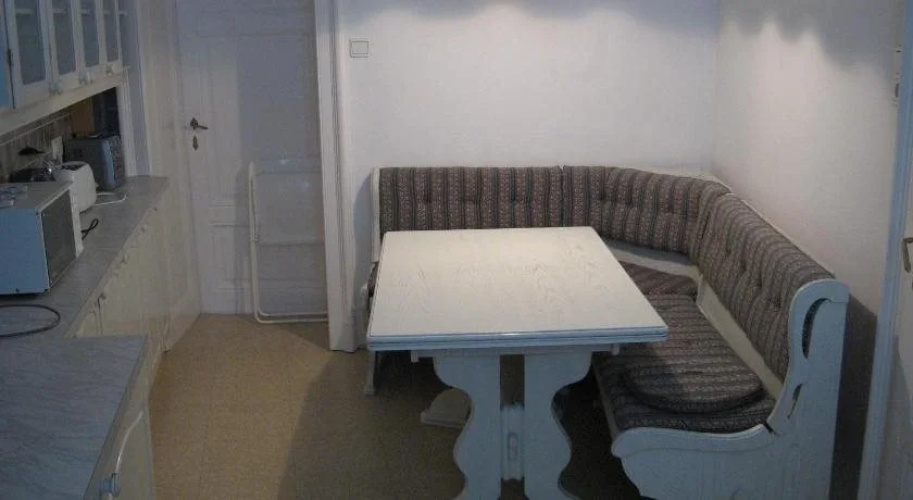 Carlton Suites