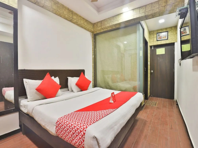 OYO 1635 Hotel Dash Continental