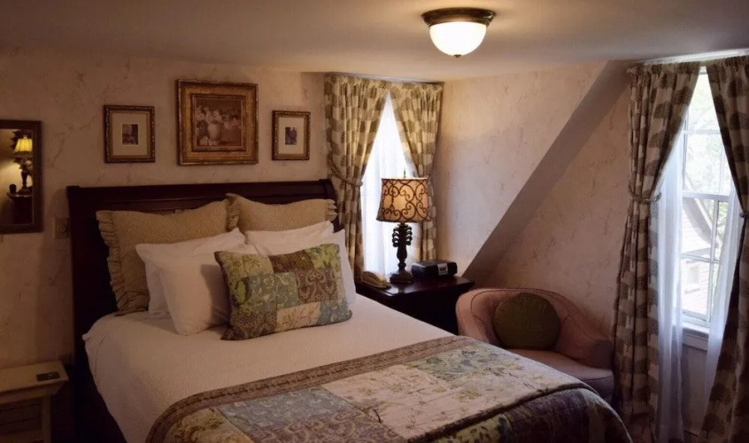 Ivy Lodge Bed & Breakfast