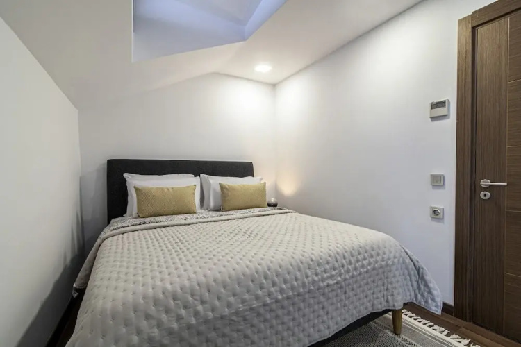 Sleek Residence Flat With Great Location in Sisli