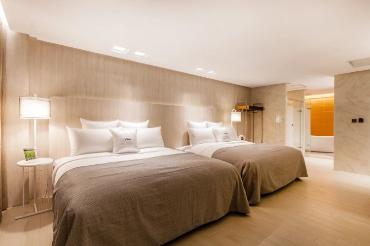Business Quadruple room