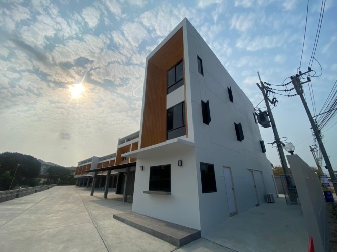 Nunglenkunmai Hotel (SHA Certified)