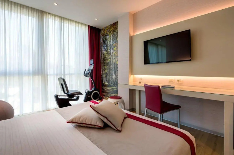 Best Western Crystal Palace Hotel