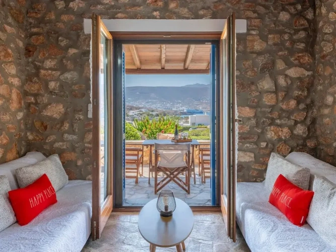 Cottage with partial sea view