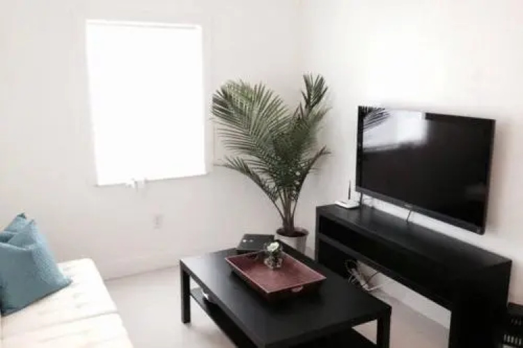 Miami 2168 Studio