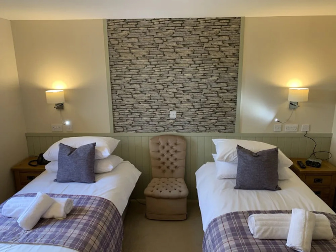 Standing Stones Hotel