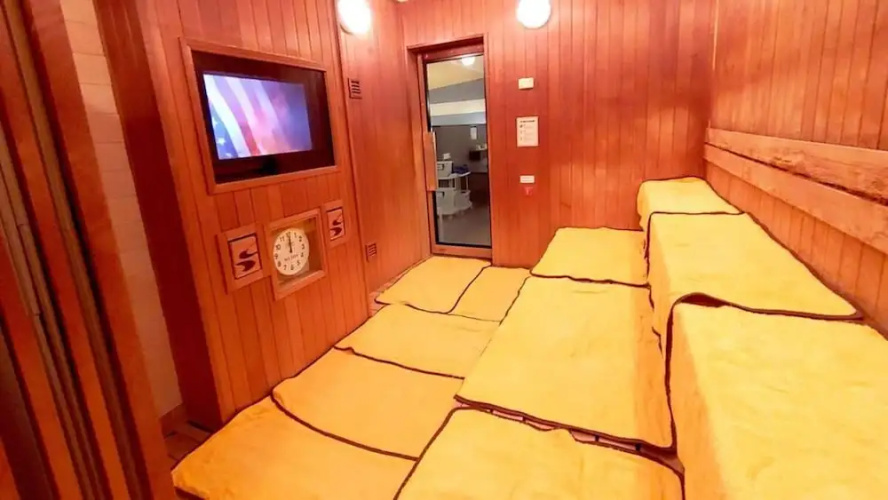 Hotel & Spa TOPOS Sendai Station - Caters to Men