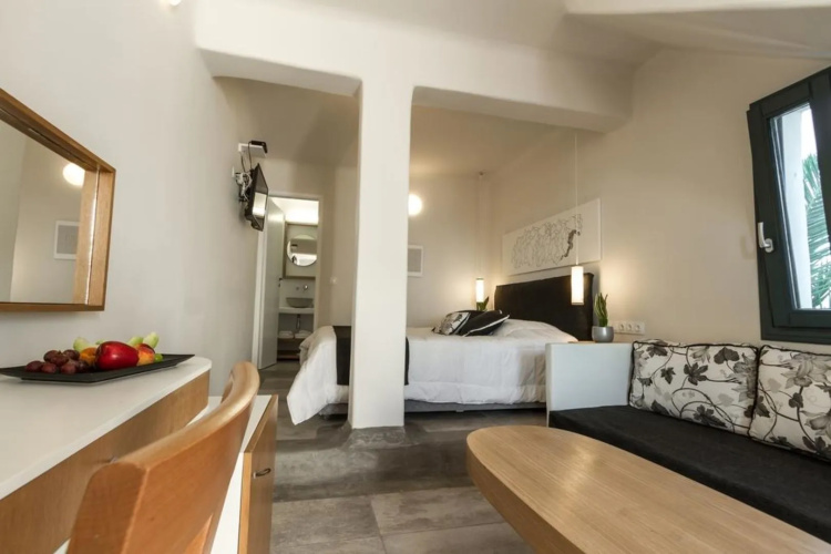 Amaze Suites