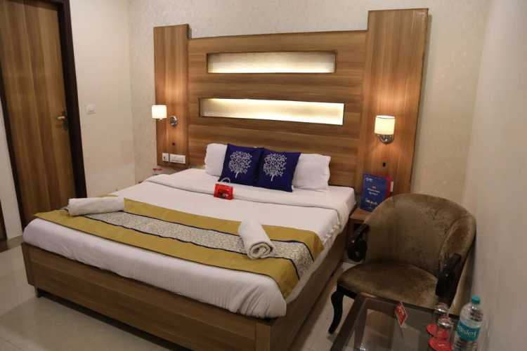 OYO 1344 Hotel Waves