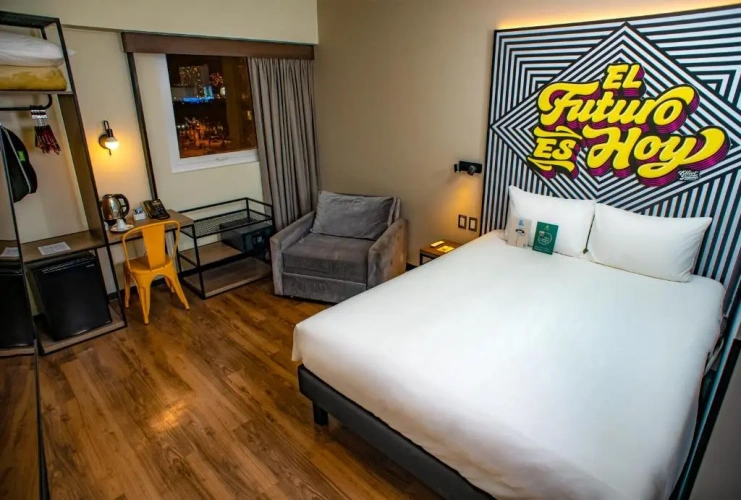 Standard Triple room