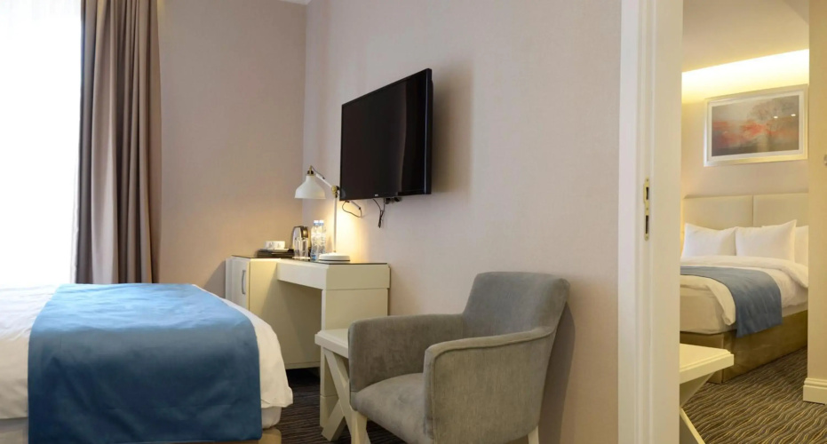 City Avenue Hotel