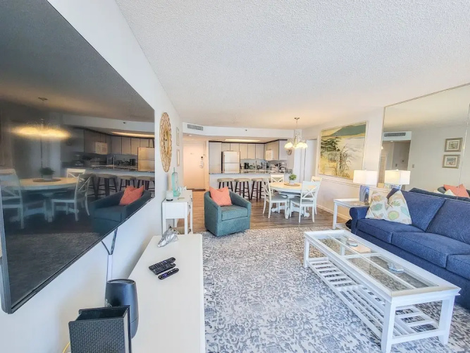 107 South Hampton 2 Bedroom Condo