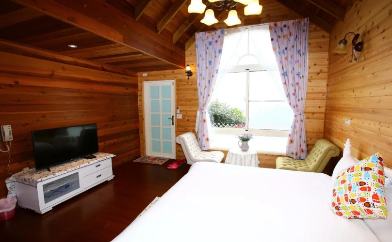 Sitou Flora's House B&B