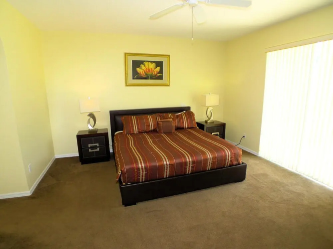 5 BED Pool Home IN Golf Community