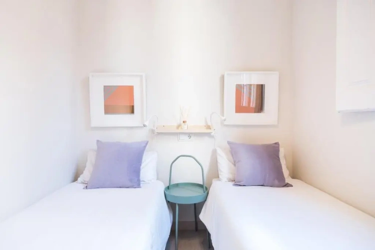2 Bedrooms Apartment