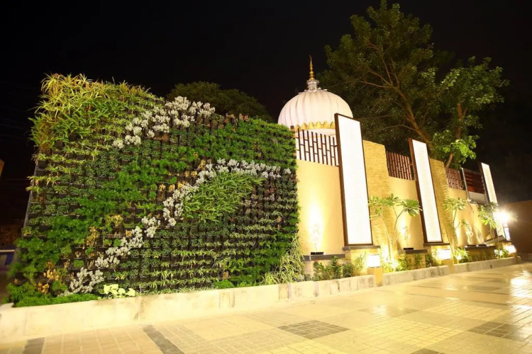 REGENTA CENTRAL THE CRYSTAL Over view