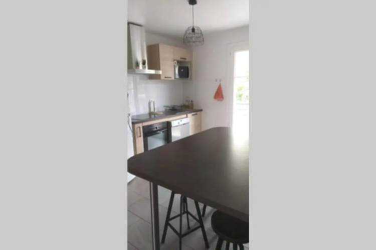 superbe appartement T3 traversant avec place de parking