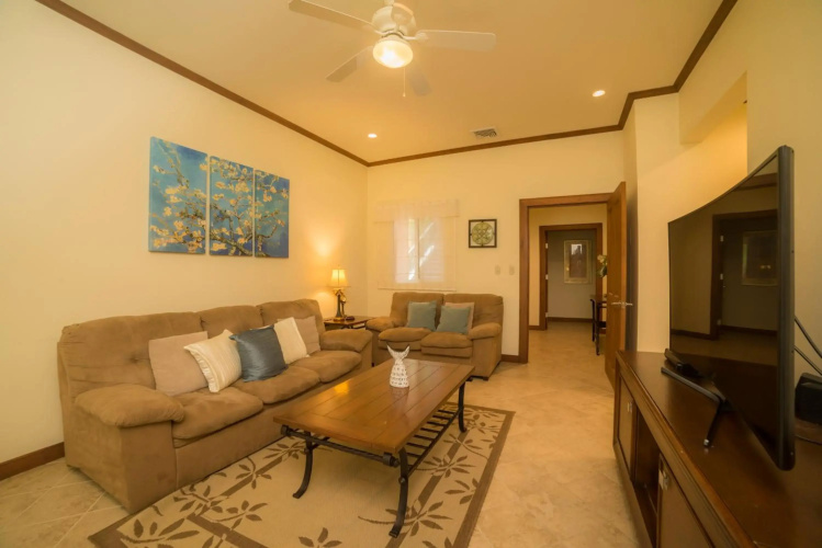 Nice ground floor 3 bedroom with golf view