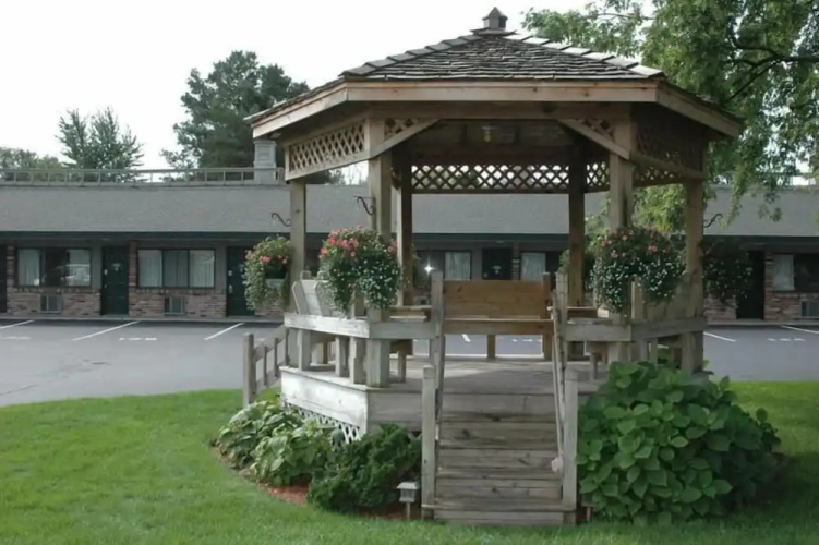 Viking Arms Inn - Ludington, MI