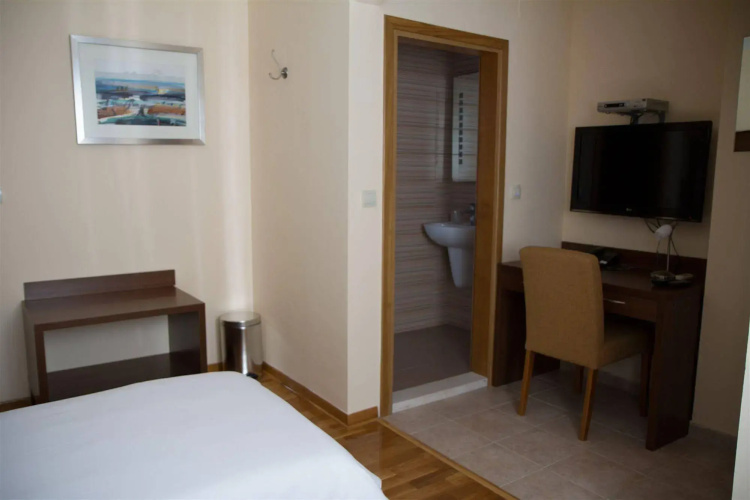 Hotel M