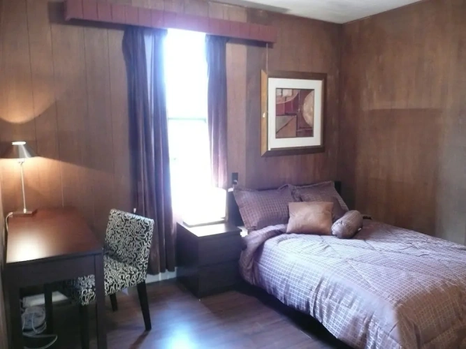Deluxe Single room