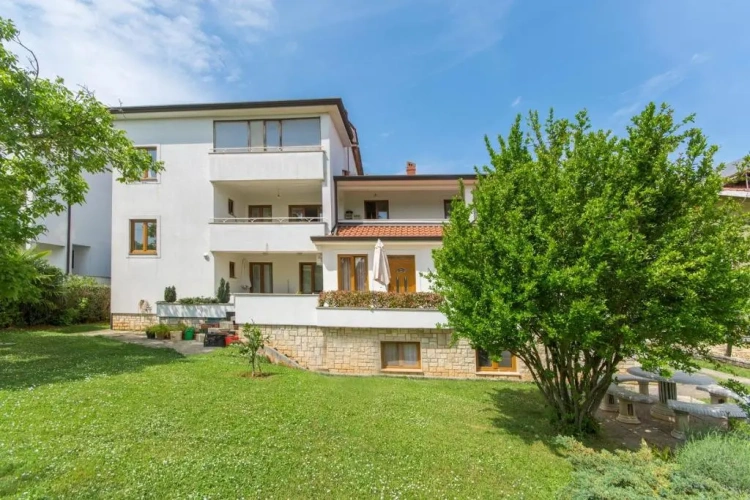 Apartment with balcony