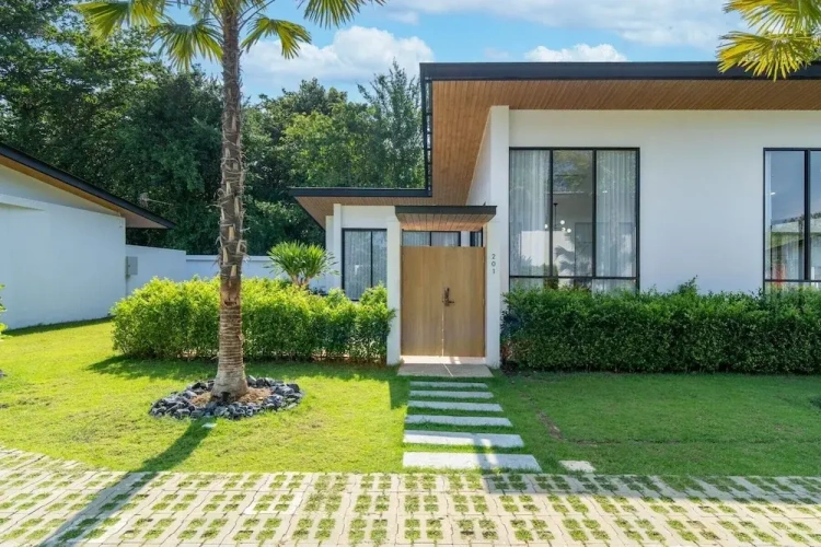 Family Suite with balcony and with garden view