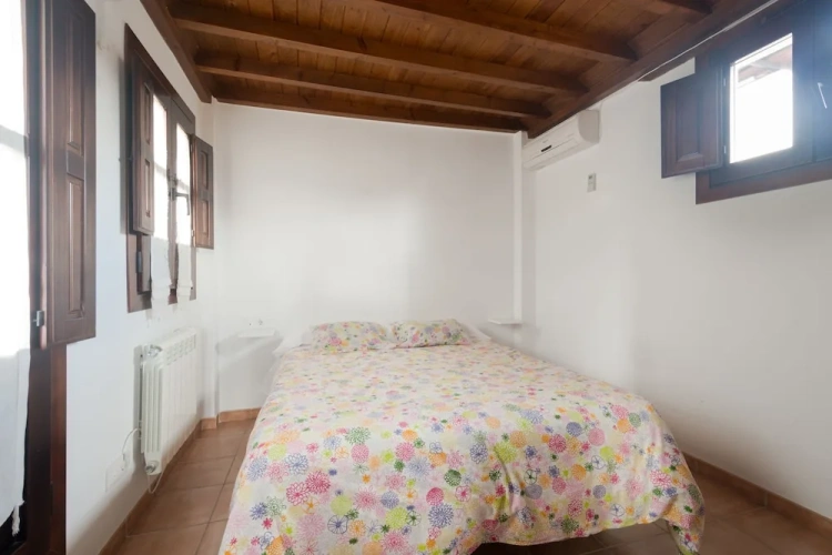 2 Bedrooms Cottage