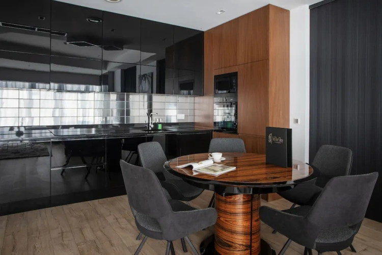 3 Bedrooms Penthouse Apartment with city view