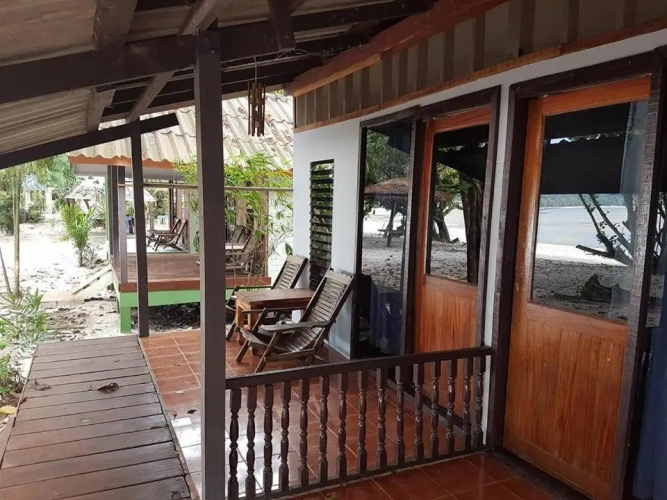 Bungalow with sea view