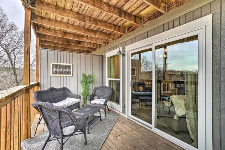 Unwind Fireside! Condo 1 Mi to Silver Dollar City