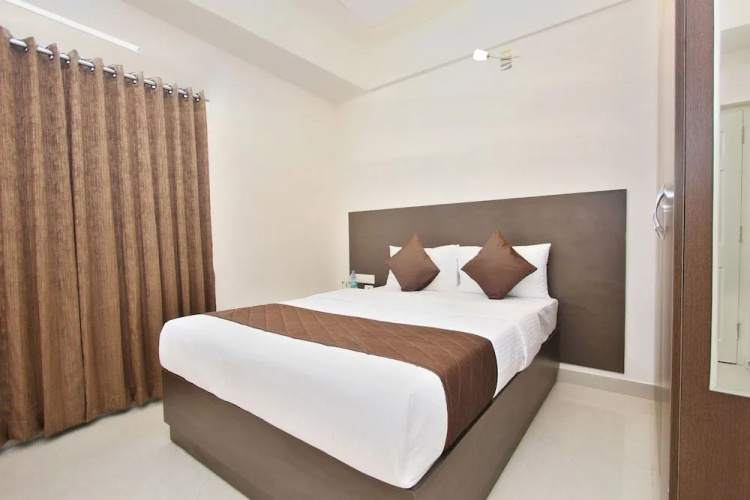 OYO 9931 Hotel Bali Square