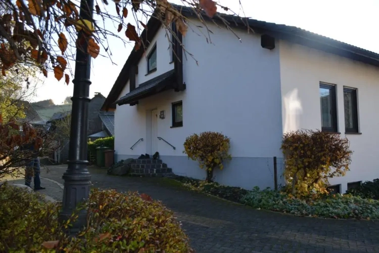 3 Bedrooms Cottage