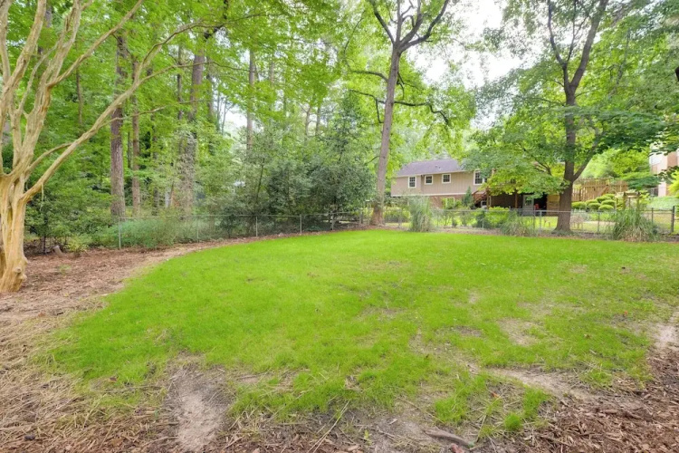 Cozy Cary Abode ~ 10 Mi to Downtown Raleigh!
