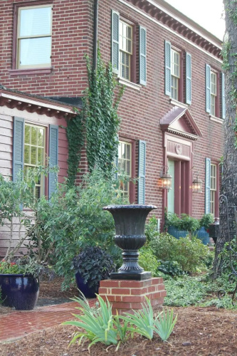 Williamsburg Manor B&B